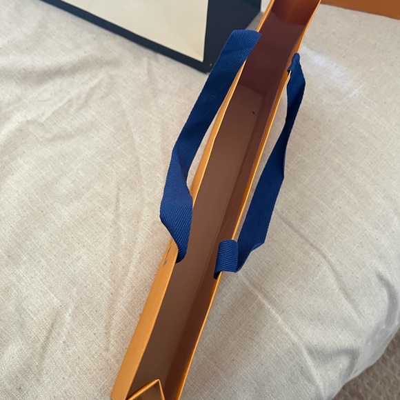 Louis Vuitton bag - Picture 3 of 3